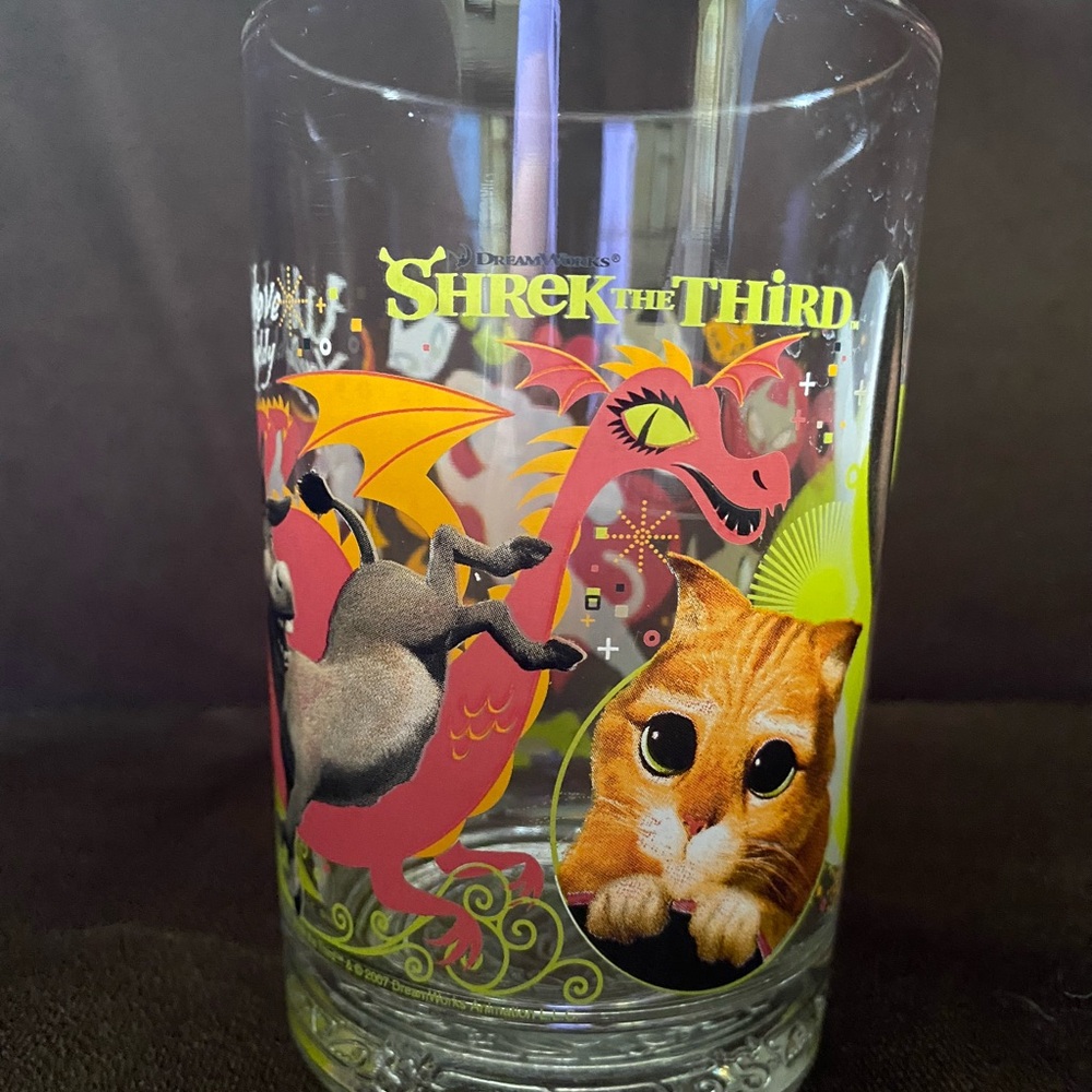 Shrek the Third Party Glass with Red Dragon Design